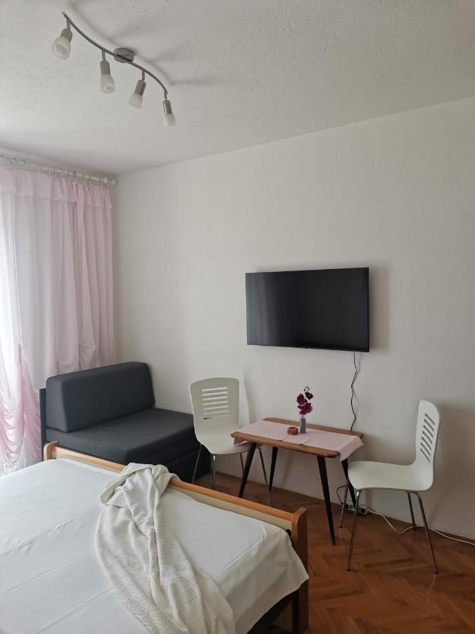 Apartments Zara Mimice Exterior photo